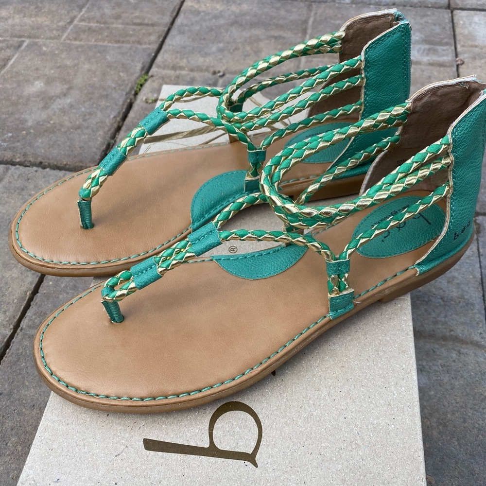B.O.C. Sedge emerald sandal. Size 10